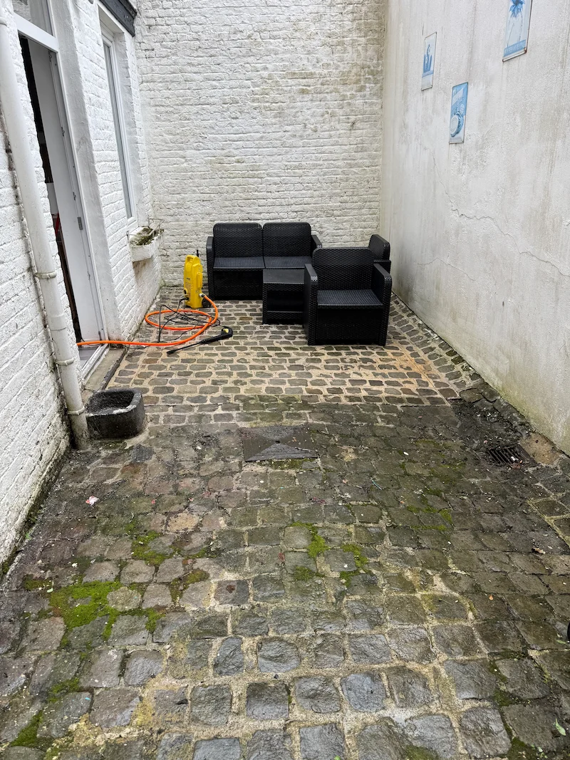 Nettoyage haute pression de terrasse extérieure