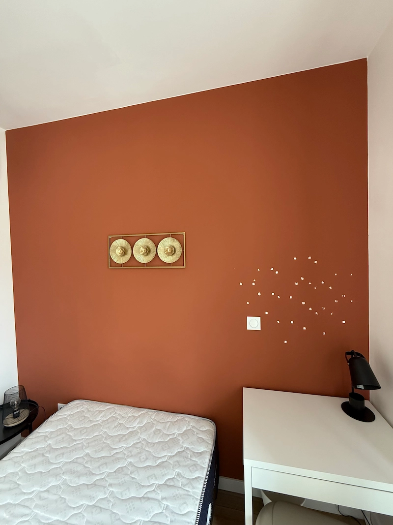 Pose d'étagères et fixations murales